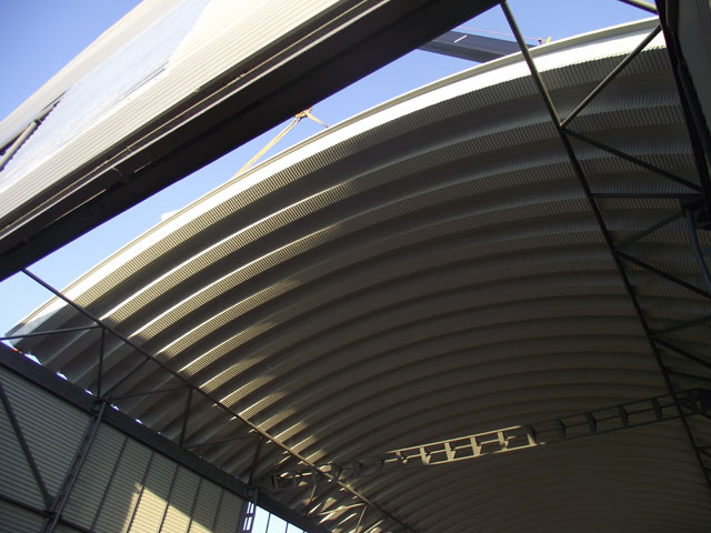 Montovaná oblouková střecha